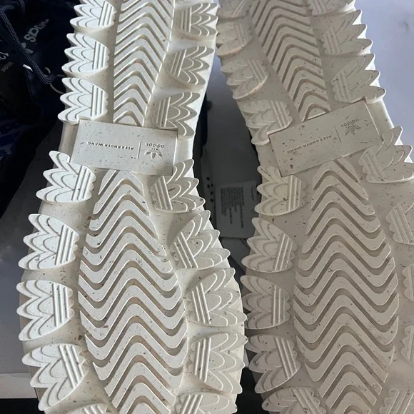 Nib Alexander wang adidas hike lo size 13